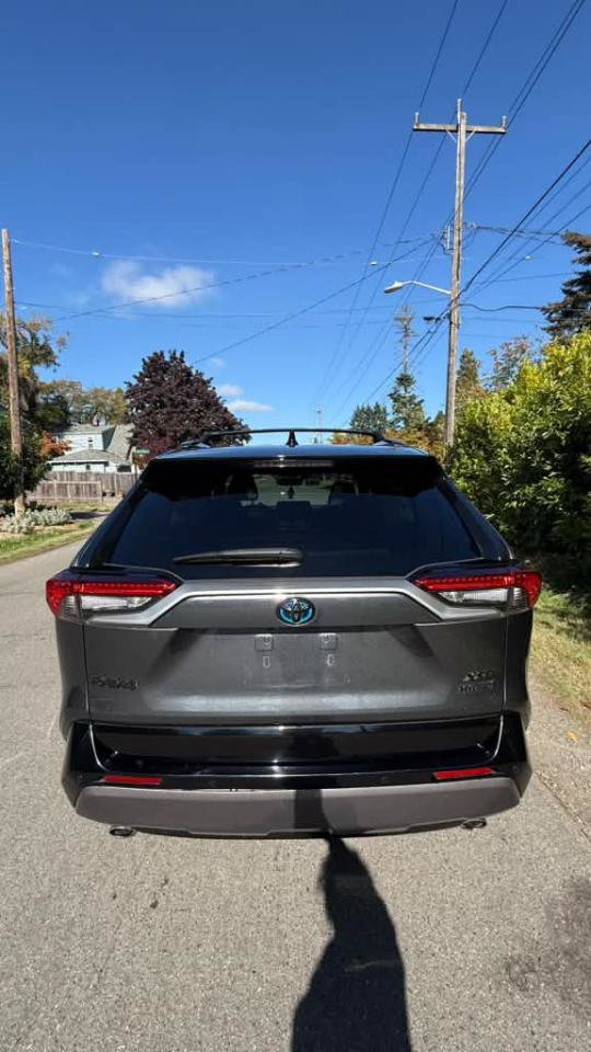 Used 2021 Toyota RAV4 XSE AWD/4WD image 15