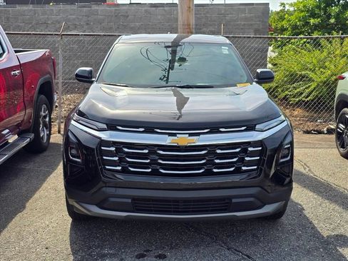Used 2025 Chevrolet Equinox LT AWD/4WD image 9