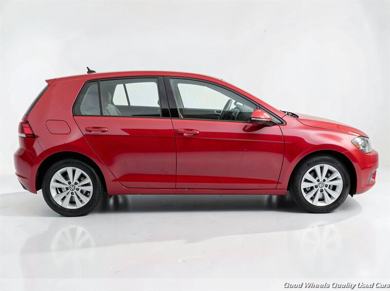 Used 2018 Volkswagen Golf SE FWD image 4