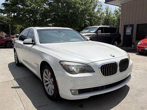 Used 2009 BMW 750Li RWD image 12