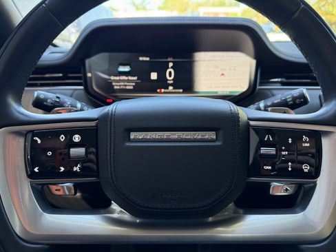 Used 2024 Land Rover Range Rover SE AWD/4WD image 5