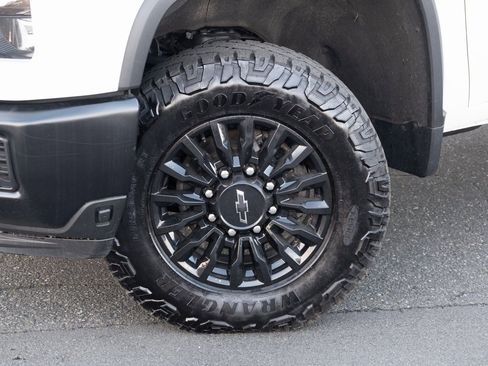 Used 2024 Chevrolet Silverado 3500 W/T image 17