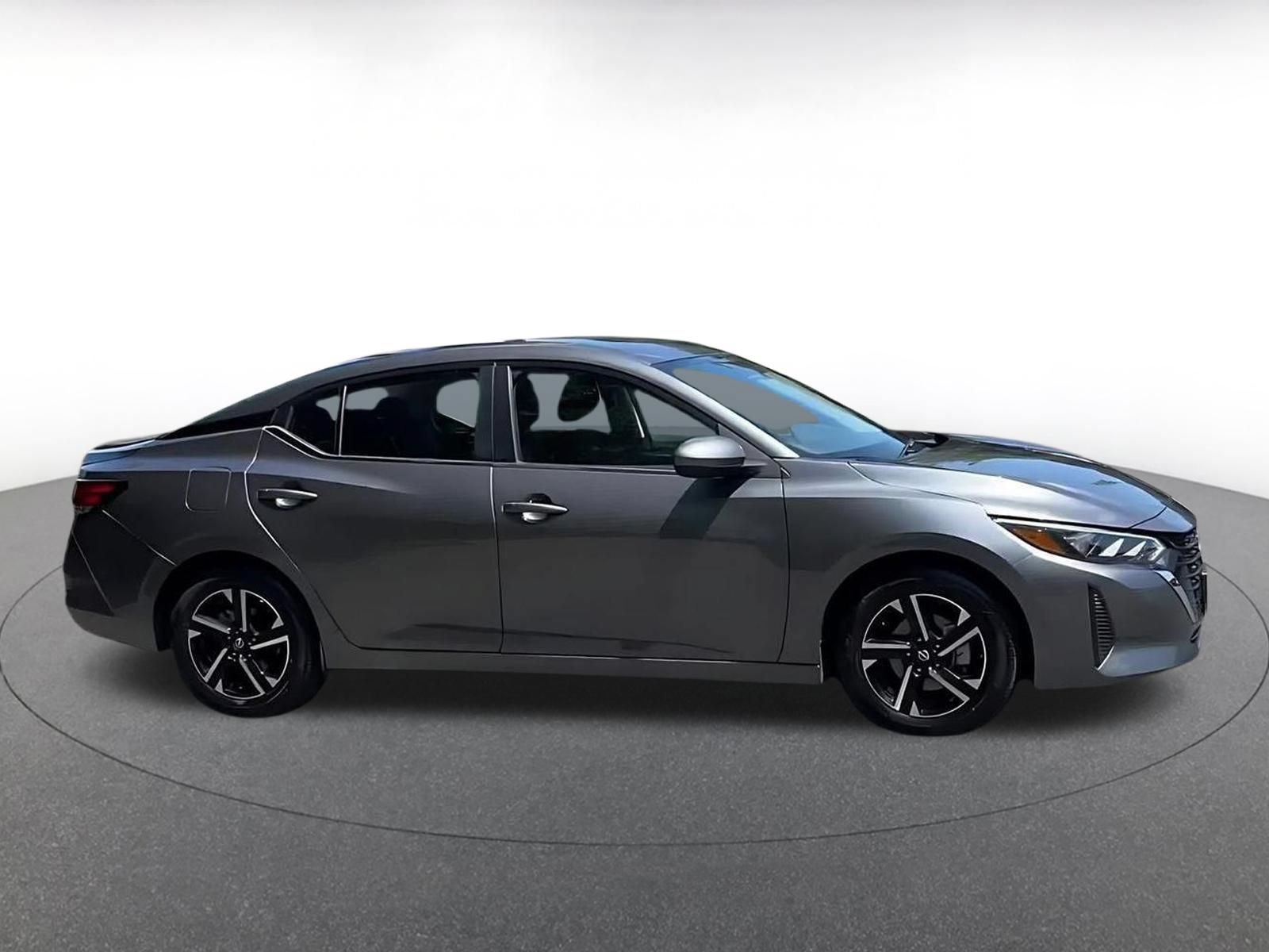 Used 2025 Nissan Sentra SV FWD image 14