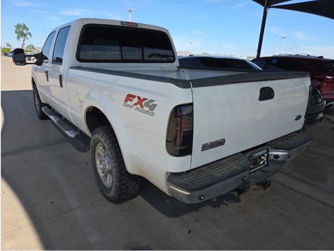 Used 2006 Ford F250 Lariat image 2