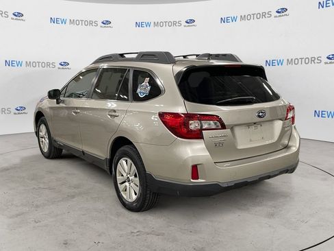 Used 2017 Subaru Outback 2.5i Premium AWD/4WD image 3