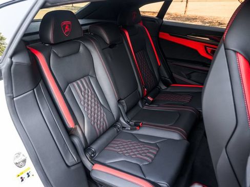 Used 2025 Lamborghini Urus SE AWD/4WD image 53