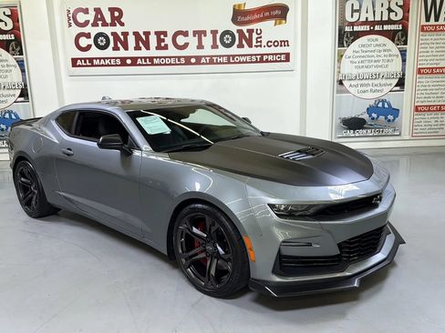Used 2023 Chevrolet Camaro SS RWD image 16