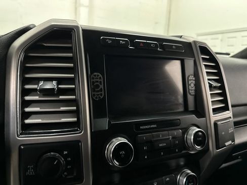Used 2020 Ford F150 Platinum w/ Equipment Group 701A Luxury AWD/4WD image 46