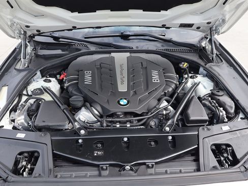 Used 2016 BMW 550i xDrive Sedan AWD/4WD image 44