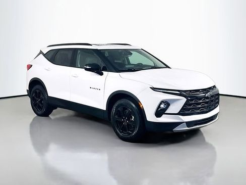 New 2025 Chevrolet Blazer LT w/ Midnight/Sport Edition image 2