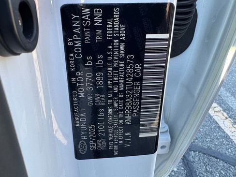 New 2026 Hyundai Venue SE image 32