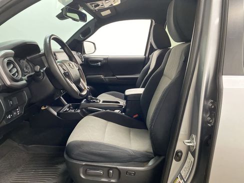 Used 2021 Toyota Tacoma TRD Off-Road image 13