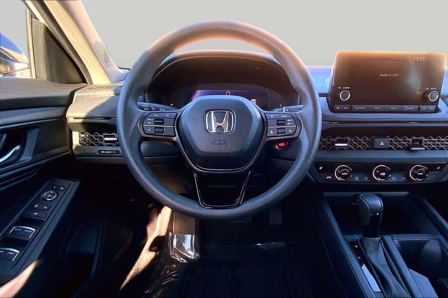 Used 2025 Honda Accord SE image 5
