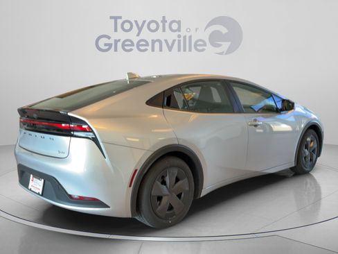 Certified 2025 Toyota Prius LE FWD image 6