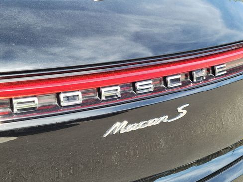 Used 2021 Porsche Macan S image 33