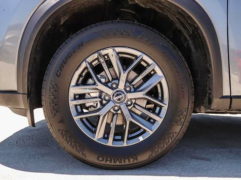 Used 2026 Nissan Rogue SV FWD image 11