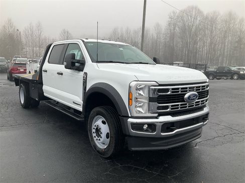 New 2025 Ford F450 XL w/ XL Chrome Package image 3