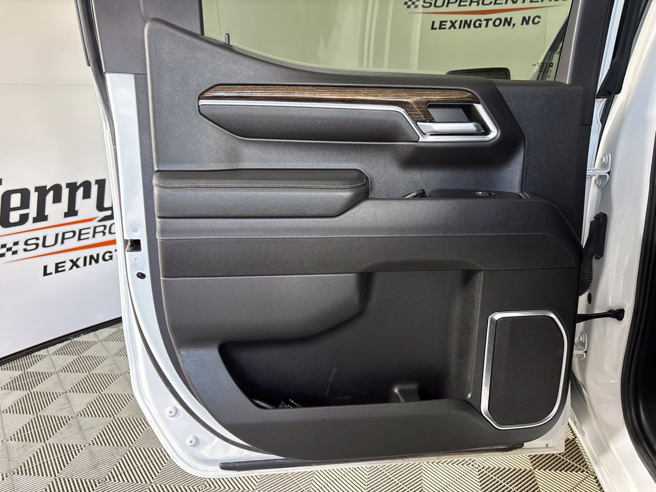 Used 2023 GMC Sierra 1500 SLE AWD/4WD image 18