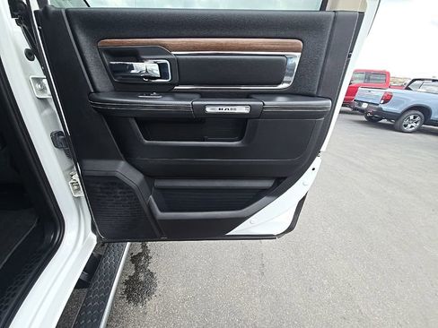 Used 2015 RAM 2500 Laramie w/ Convenience Group AWD/4WD image 30