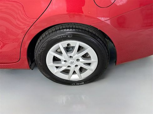 Used 2013 Toyota Prius V Five image 27