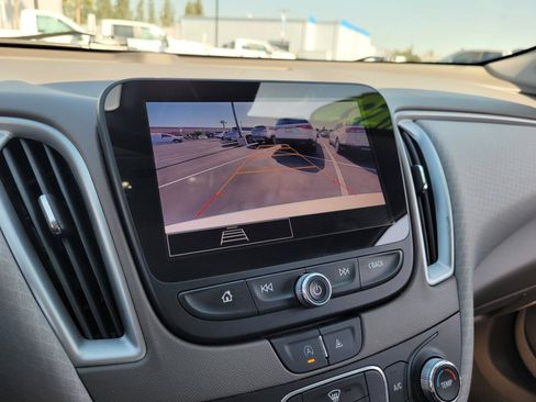 Used 2023 Chevrolet Malibu LS FWD image 17