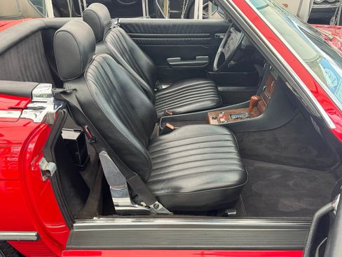 Used 1987 Mercedes-Benz 560 SL image 16