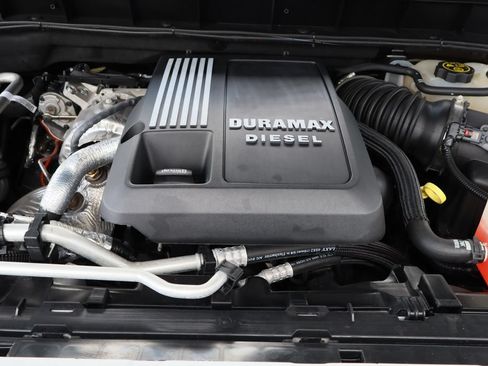 Certified 2023 Chevrolet Silverado 1500 LTZ w/ LTZ Premium Package AWD/4WD image 33