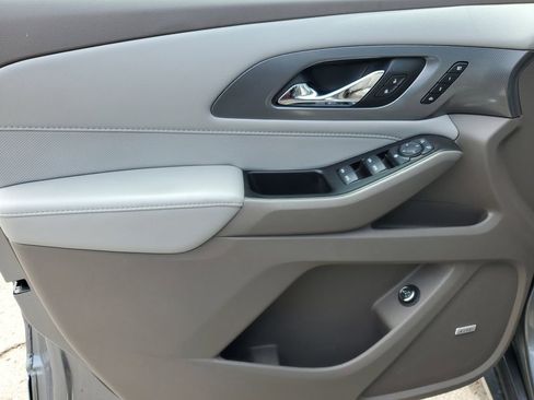 Certified 2020 Chevrolet Traverse Premier FWD image 24