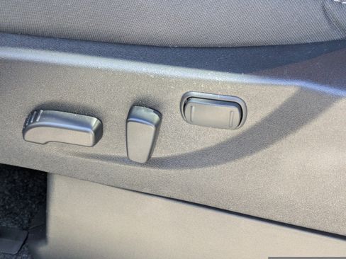 New 2026 Nissan Frontier SV image 21