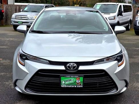 Used 2023 Toyota Corolla LE image 2