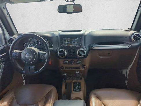 Used 2017 Jeep Wrangler Unlimited Sahara w/ Dual Top Group AWD/4WD image 21