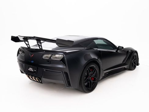Used 2019 Chevrolet Corvette ZR1 RWD image 3