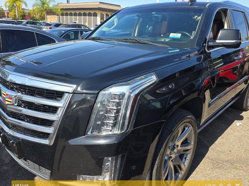 Used 2018 Cadillac Escalade Premium Luxury image 2