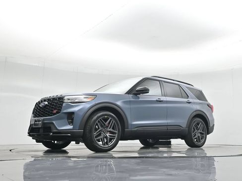 Used 2025 Ford Explorer ST w/ Sun And Sound Package AWD/4WD image 47