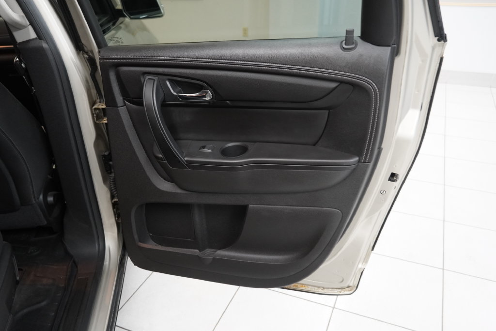 Used 2013 Chevrolet Traverse LT FWD image 25