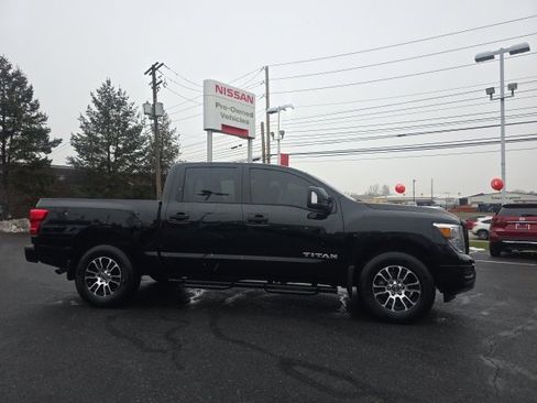 Certified 2024 Nissan Titan SV w/ SV Convenience Package image 4