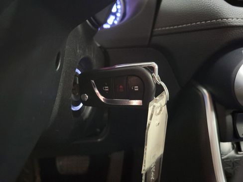 Used 2019 Toyota RAV4 LE w/ Carpet Mat Package AWD/4WD image 16