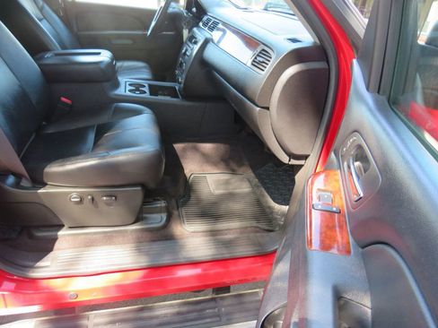 Used 2011 GMC Sierra 3500 SLT w/ SLT Convenience Package image 6