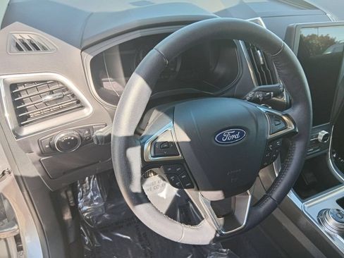 Used 2023 Ford Edge Titanium AWD/4WD image 25