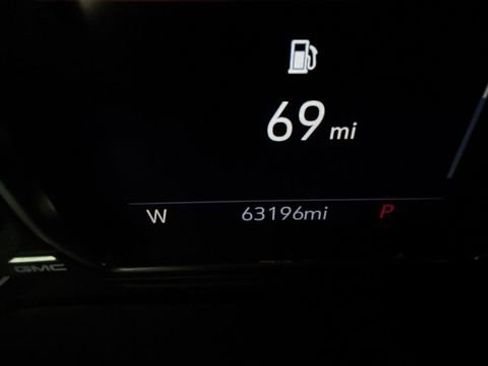 Used 2021 GMC Yukon XL SLE image 10