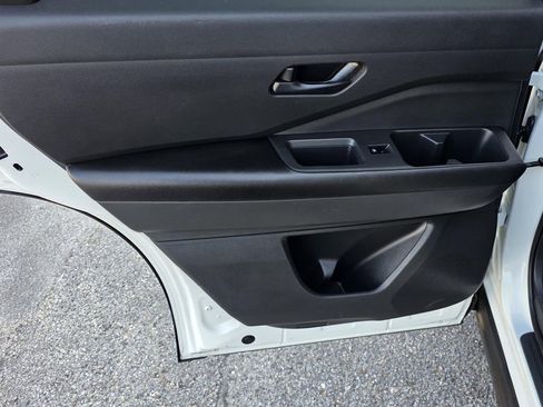 Used 2024 Nissan Pathfinder SV image 33