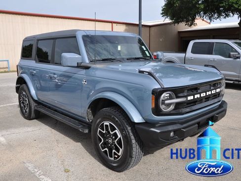 Used 2024 Ford Bronco Outer Banks AWD/4WD image 7