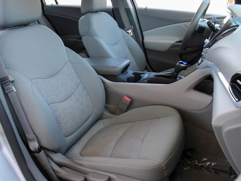 Used 2016 Chevrolet Volt LT w/ Comfort Package FWD image 20