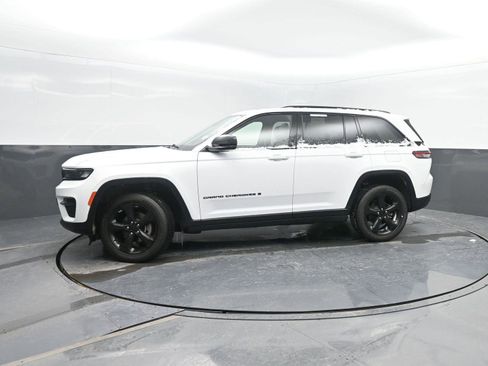 Used 2023 Jeep Grand Cherokee Altitude image 1