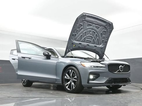Used 2023 Volvo S60 B5 Plus FWD image 51