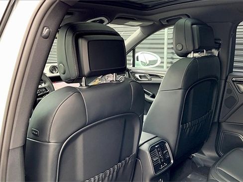 New 2025 Porsche Macan image 26