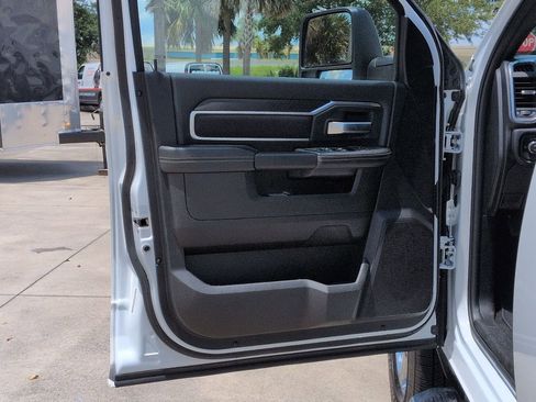 Used 2026 RAM 2500 Big Horn AWD/4WD image 8