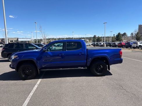 Used 2022 Toyota Tacoma SR5 w/ Technology Package AWD/4WD image 6
