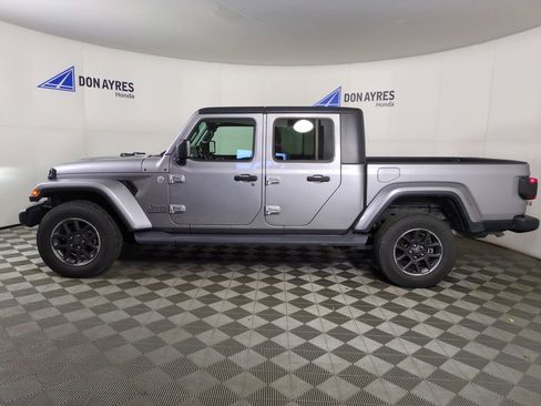 Used 2020 Jeep Gladiator Overland AWD/4WD image 2