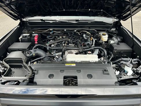 Certified 2025 Toyota Tacoma SR5 image 26